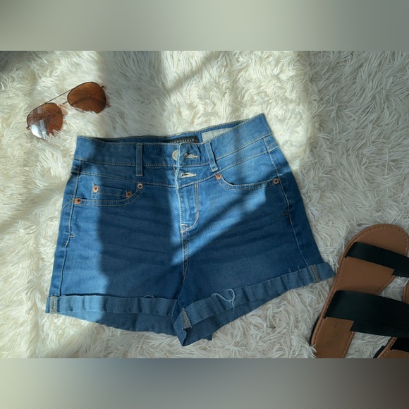 Aeropostale NYC High Waisted Denim Shorty Shorts, Size 0 - Picture 6 of 6